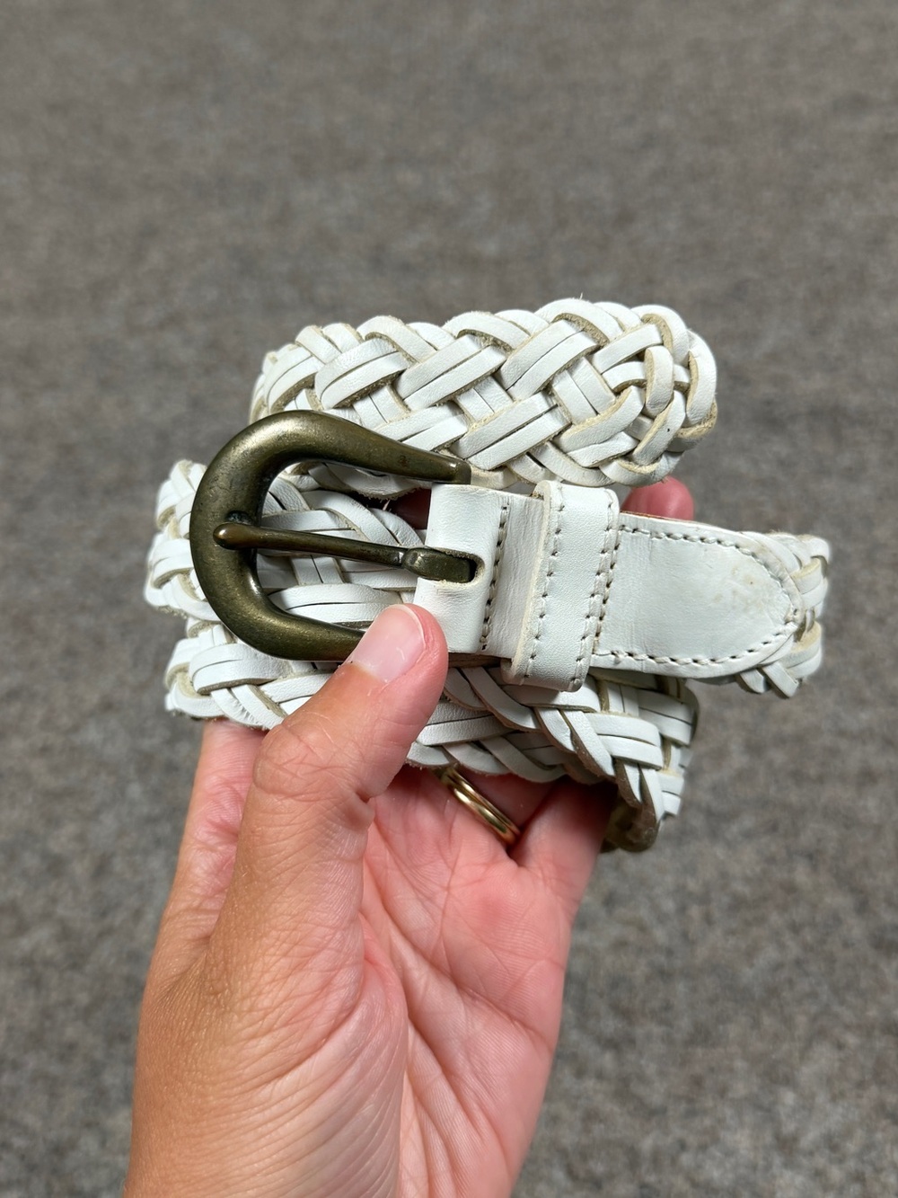 Liz Claiborne White Braided Woven Leather Belt Women’s Medium Brass Round Buckle
